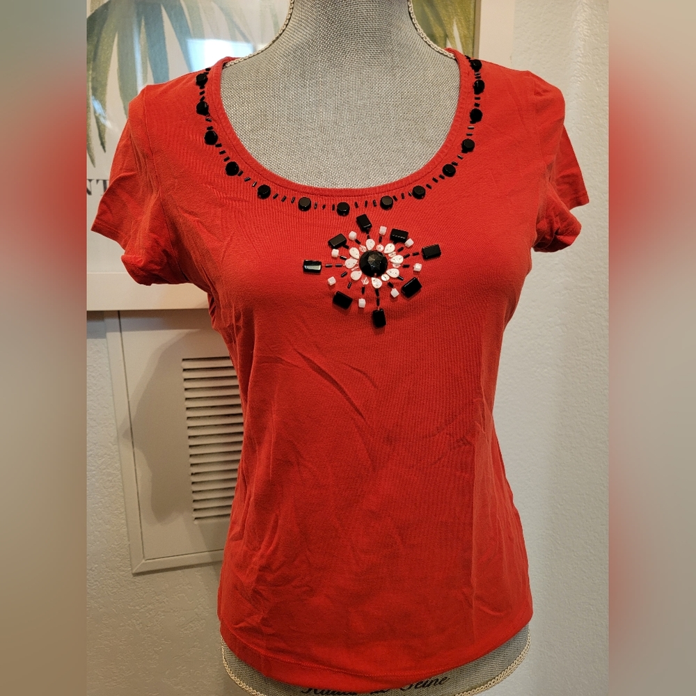 OSCAR DE LA RENTA RED LABLE RED BEADED TSHIRT US M
